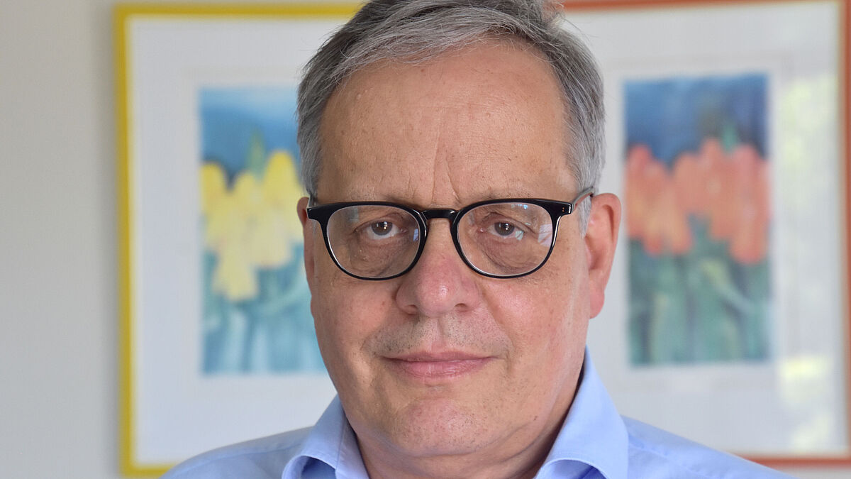 Christoph Andenmatten , lic. iur., trat am 1. März 1990 als Abteilungsleiter Arbeitgeber- und Sozialfragen in den Verband ein, damals Schweizerische Metall-Union SMU. Seit Anfang 2014 ist er Direktor AM Suisse und Sekretär der Kommission Arbeit Christoph Andenmatten , lic. iur., trat am 1. März 1990 als Abteilungsleiter Arbeitgeber- und Sozialfragen in den Verband ein, damals Schweizerische Metall-Union SMU. Seit Anfang 2014 ist er Direktor AM Suisse und Sekretär der Kommission Arbeitgeber- und Sozialfragen. Christoph Andenmatten geht am 31. August 2021 in Pension.