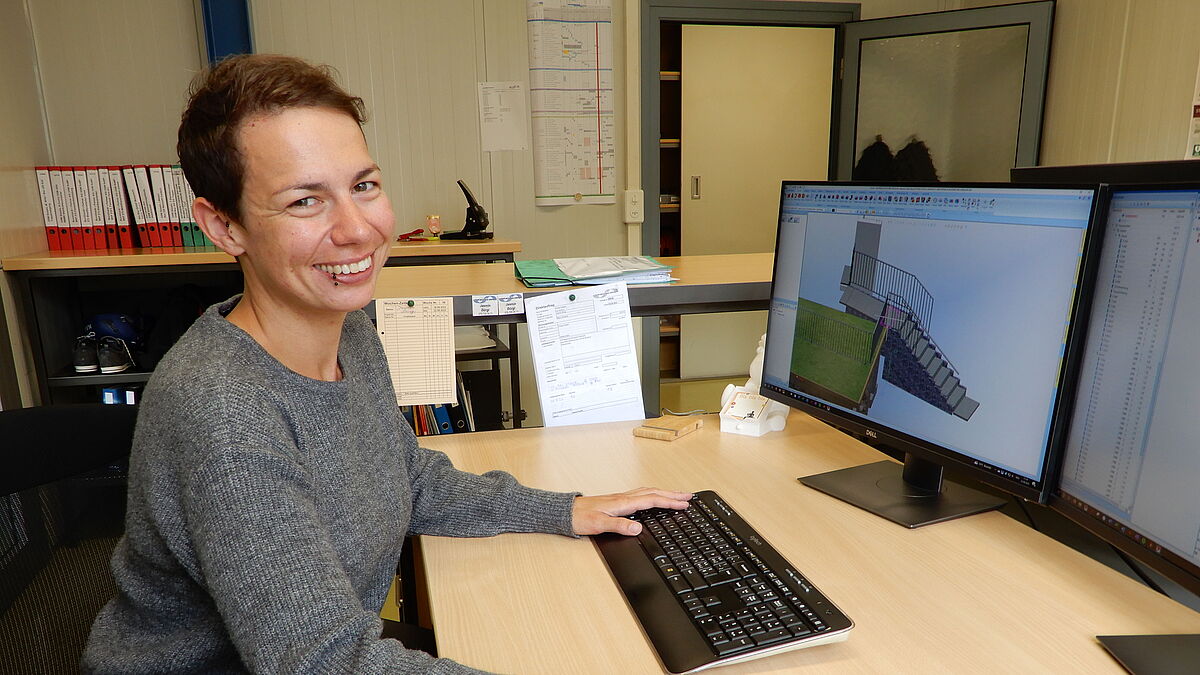 Metallbaukonstrukteurin Jasmin Bürgi arbeitet seit sechs Jahren als Projektleiterin in der Firma.