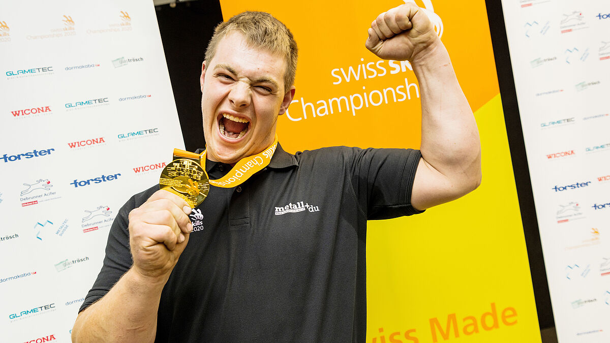 Lars Rotach, constructeur métallique et vainqueur des SwissSkills, représentera la Suisse aux WorldSkills 2022 à Shanghai.