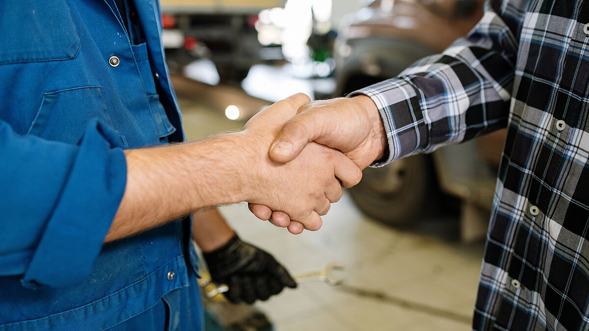 Une poignée de main, c’est bien. Des accords écrits, c’est plus sûr.
