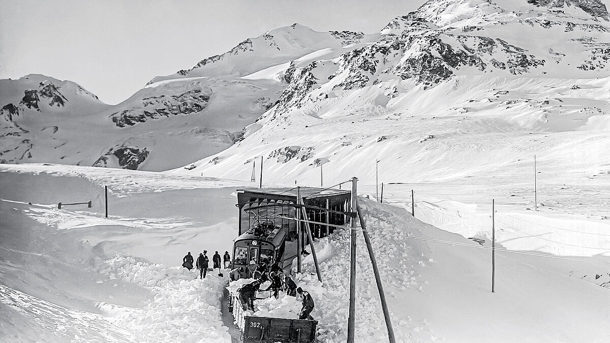Historische Aufnahme der Galerie Arlas an der Berninalinie.