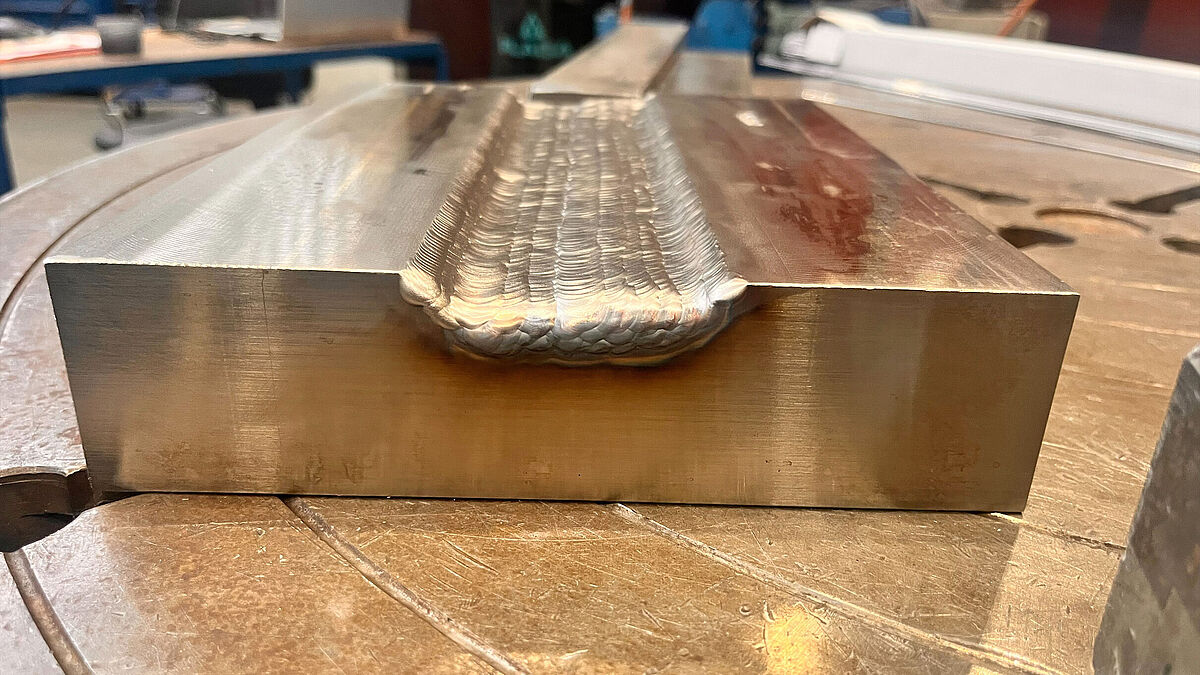 Exemple : qualification selon EN ISO 15613 d’après 15614-1 – Simulation d’un soudage de réparation sur une turbine Pelton (matériau 1.4313, 11 couches, 104 chenilles).