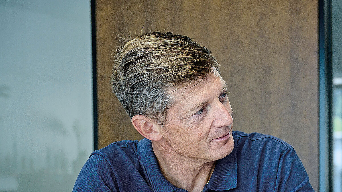 Alex Brand en conversation avec «metall».
