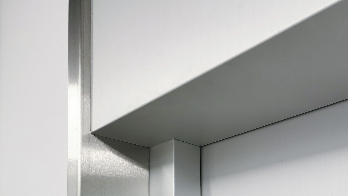 Transitions propres, joints à peine visibles.