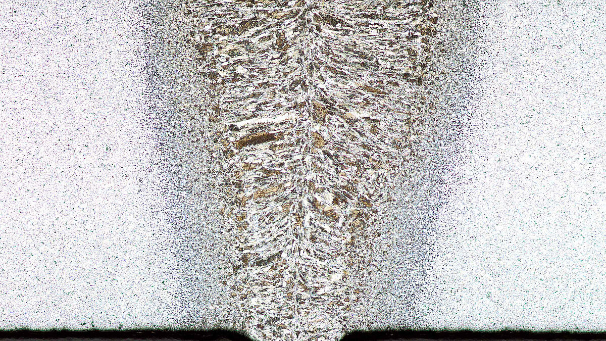 Bilder 1–3: Schutzgaseinfluss auf die Schweissnahtbreite bei CO 2 -Lasern – 1 Helium