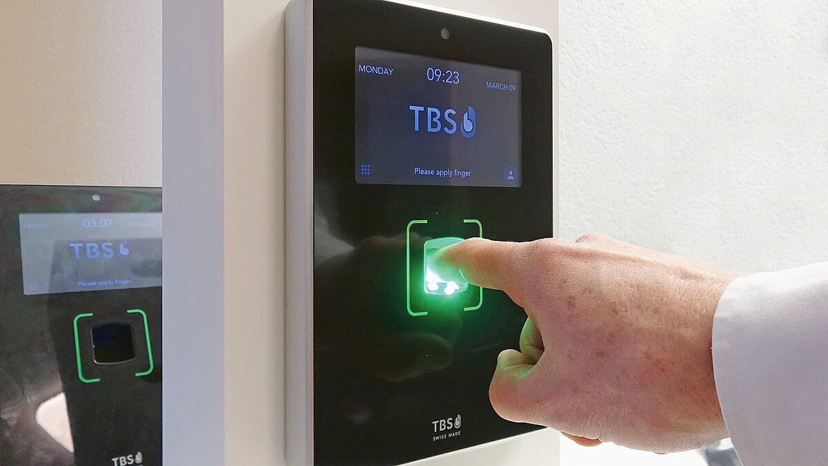 Infolge Covid-19 ist der berührungsfreie 3D-Sensor gefragter denn je. Denn bei den 2D-Fingerabdrucklesern muss der Benutzer seinen Finger direkt auf den biometrischen Sensor legen.