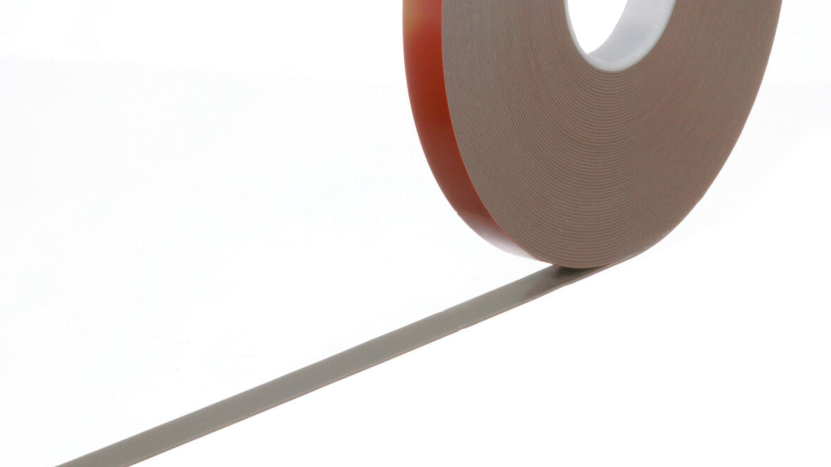 Les rubans de montage VST High-Tack sont disponibles en 1,10 mm et 2,0 mm d'épaisseur.