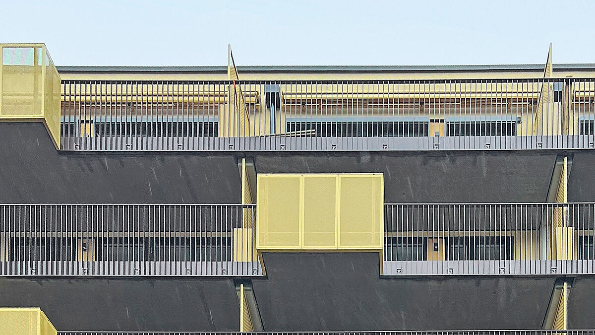Insgesamt umfasste der Lieferumfang beim Projekt in Oslo 170 Paneele mit einer Gesamtfläche von 163 m 2 .