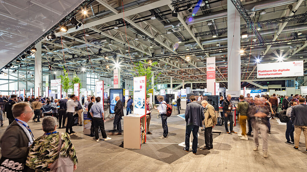 Das neue Konzept Swissbau City teilt die Fachmesse in verschiedene Quartiere und zentrale Marktplätze ein.