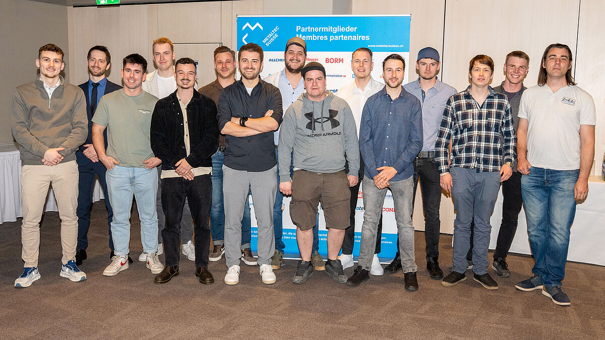 Diese Metallbau Produktions- und Montageleiter nahmen an der Schlussfeier am 20. März 2026 ihre eidgenössischen Fachausweise entgegen.