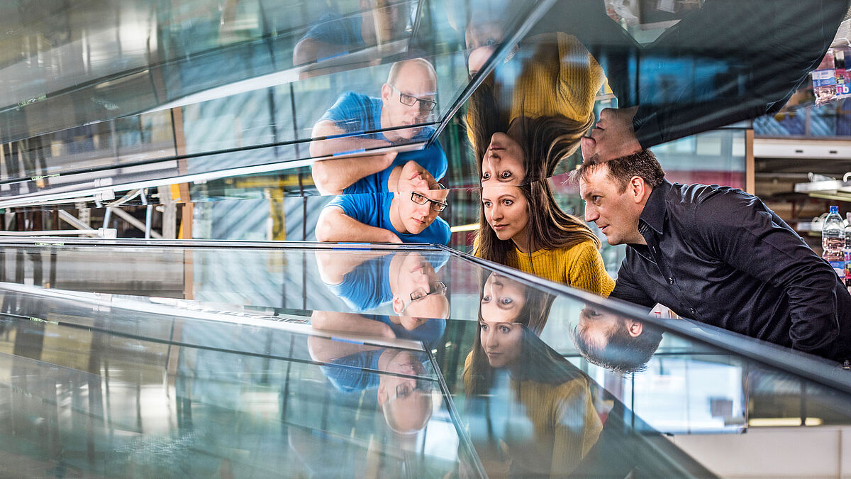 Glasveredelung für den Fassadenbau in der Industrie. Bild: HSLU