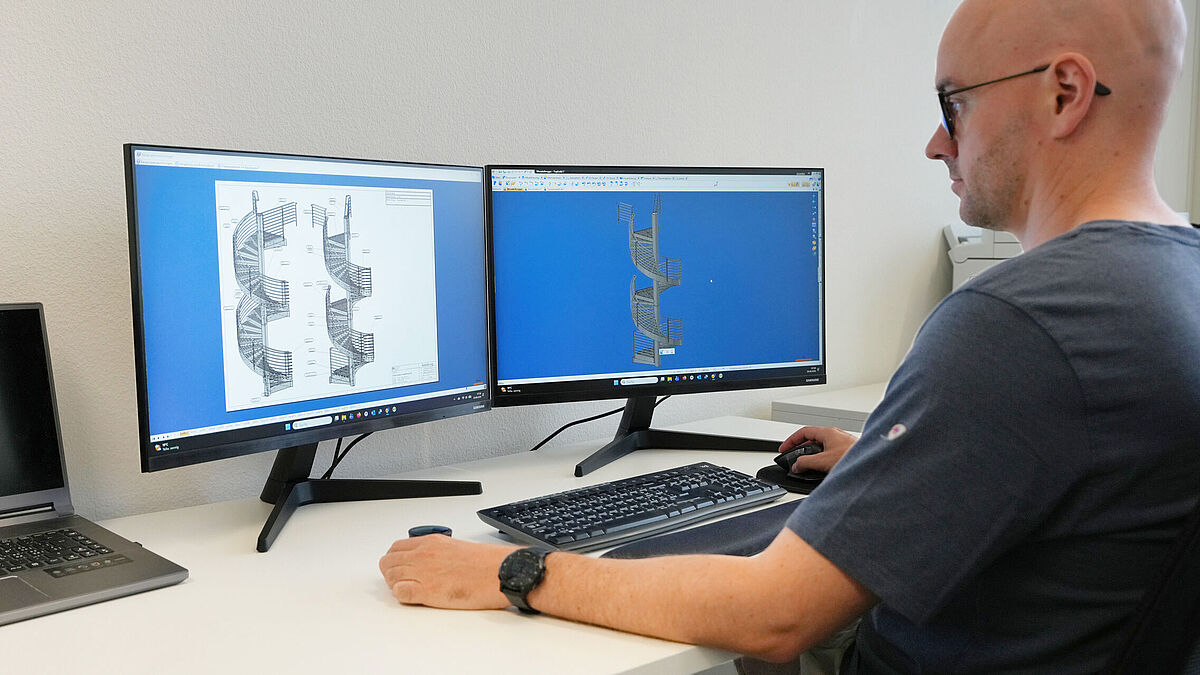 Oliver Altherr, Dipl. Techniker HF Metallbau SMT bei der A&O Metallplan GmbH, konstruiert die Stahlwendeltreppe – von der 2D-Werkzeichnung direkt zum parametrischen 3D-Modell in TopSolid'Steel. Oliver Altherr, Dipl. Techniker HF Metallbau SMT bei der A&O Metallplan GmbH, konstruiert die Stahlwendeltreppe – von der 2D-Werkzeichnung direkt zum parametrischen 3D-Modell in TopSolid'Steel.