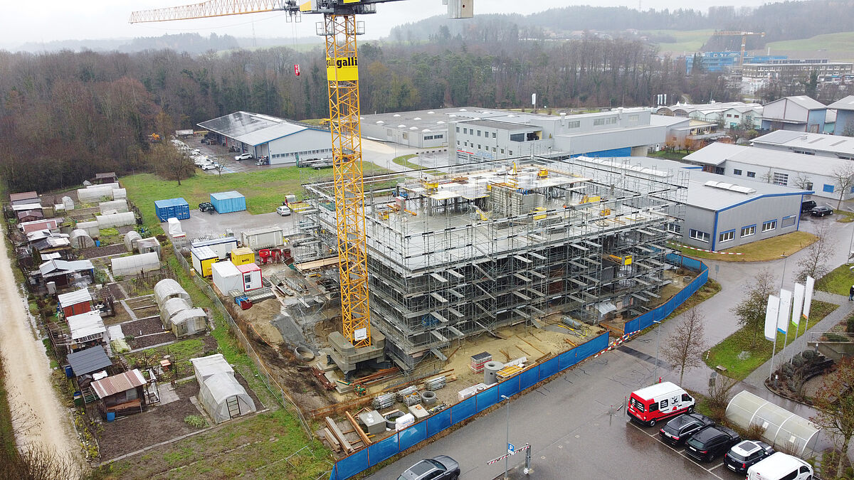 Les installations techniques au sous-sol et au rez-de-chaussée progressent également rapidement.