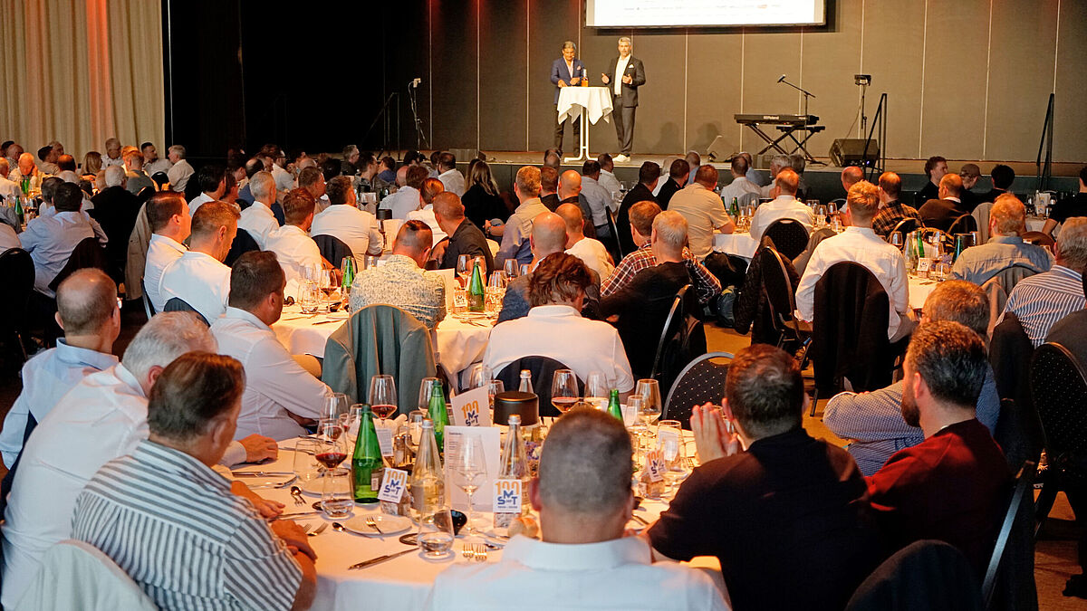 Die Gäste genossen ein Galadinner im Rhypark Basel. Die Gäste genossen ein Galadinner im Rhypark Basel.