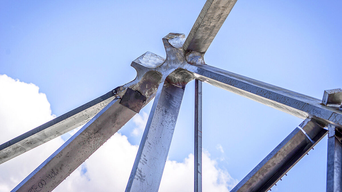 Formation d’un point de jonction : assemblage provisoire dans l’usine de Frener & Reifer.