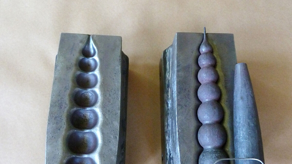 La fabrication des pointes de barres a été réalisée par estampage à chaud. L’acier rond forgé était posé sur l’outil et usiné avec un marteau-pilon pneumatique, en rotation constante. Photo : rédaction