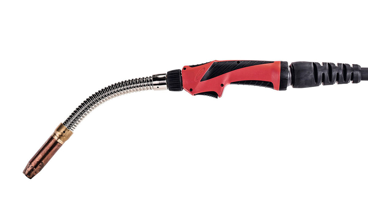 Fronius bietet für MIG/MAG als auch für WIG flexible Brennerkörper, die individuell in Form gebogen werden können und sich somit für besonders herausfordernde Bauteil-Zugänglichkeiten eignen. Fronius bietet für MIG/MAG als auch für WIG flexible Brennerkörper, die individuell in Form gebogen werden können und sich somit für besonders herausfordernde Bauteil-Zugänglichkeiten eignen.