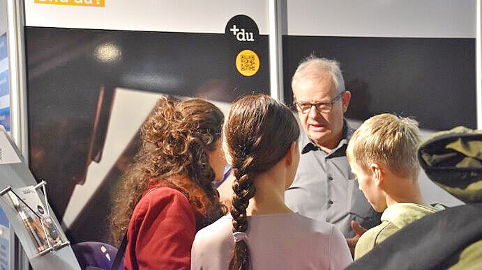 Beat Müller informiert über die Aus- und Weiterbildungsmöglichkeiten.