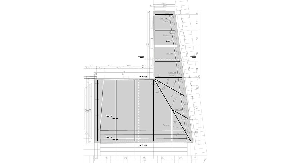 Schéma : Cladding AGVue de dessus : la forme en L et le rétrécissement vers l’entrée sont bien visibles. On visualise aussi la ligne supérieure pliée en diagonale.