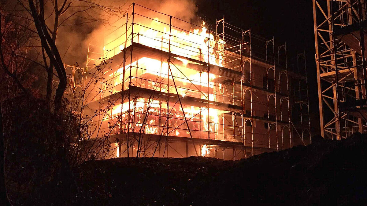 Risiken rechtzeitig erkennen, um Brände auf Baustellen zu verhindern. Bild: Kantonspolizei Freiburg