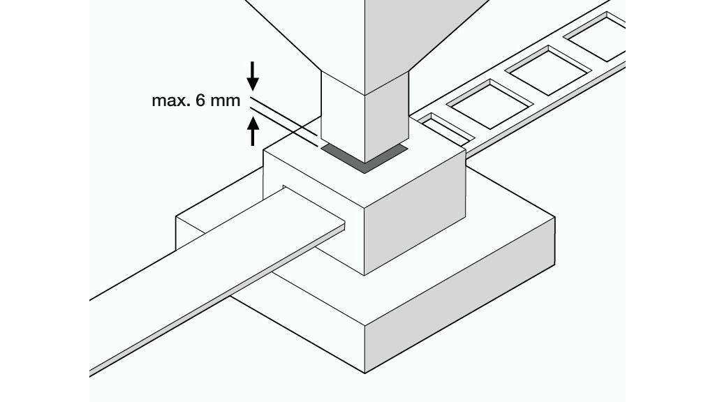 Illustration 04 : Limitation de course : la course de la presse est limitée de sorte que l’espacement n’excède pas 6 mm.