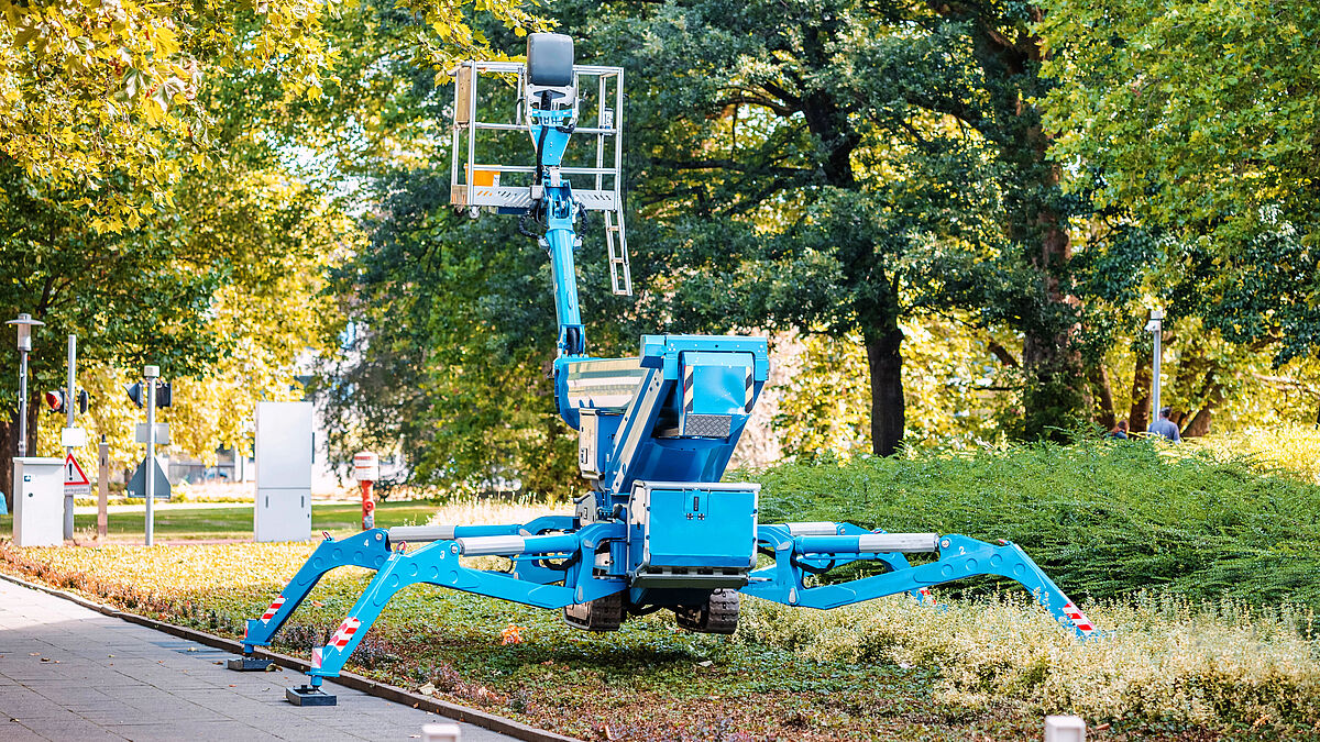 Les plateformes sur chenilles conviennent pour l’extérieur avec une aptitude tout-terrain sur sol inégal.