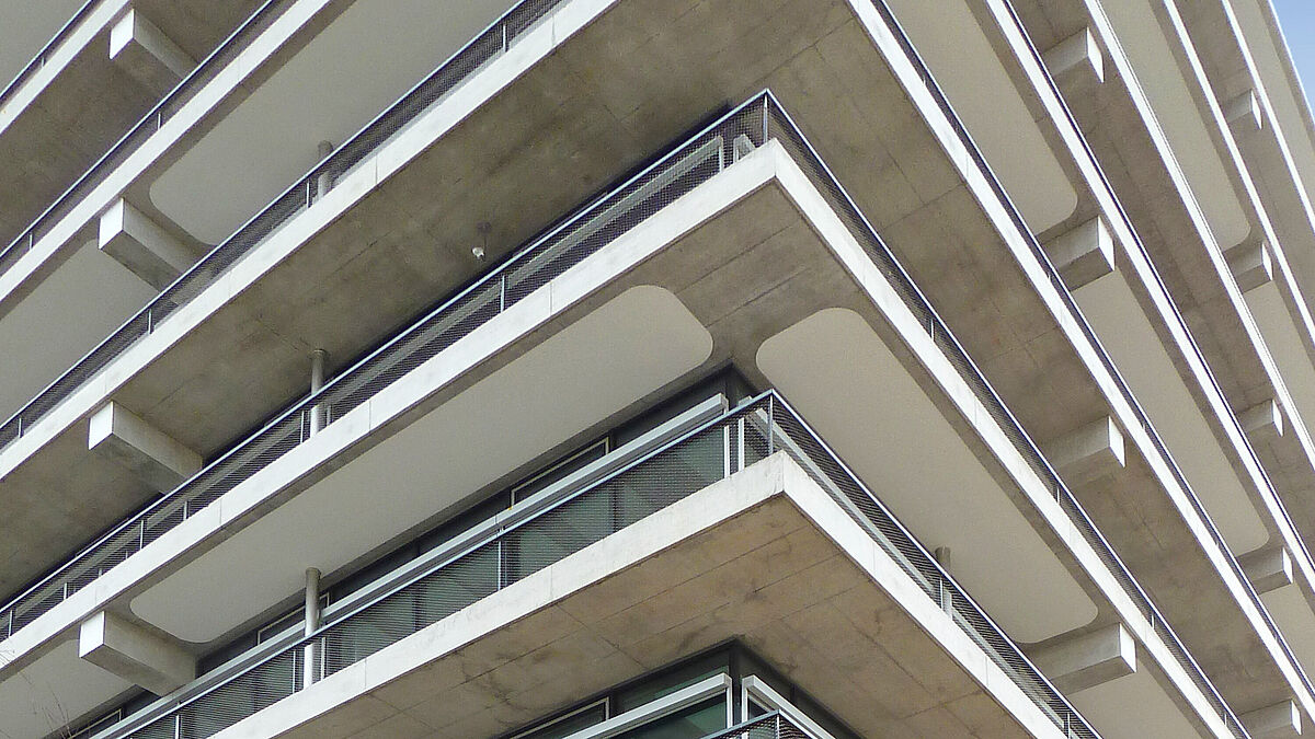 À Allschwil, l’Alba-Haus est considérée comme un symbole de réflexion et d’action tournées vers l’avenir. Ce nouveau bâtiment a été réalisé dans un souci écologique et est désormais exploité de manière tout aussi durable.