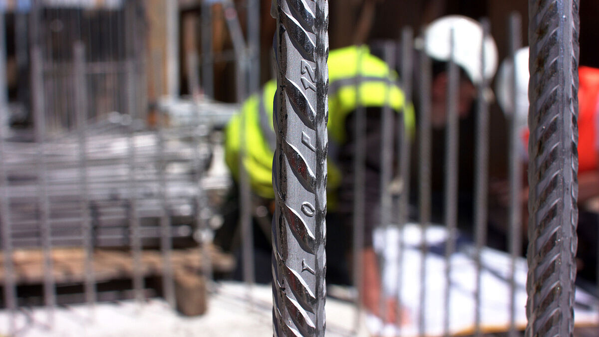 Environ 2500 tonnes d'acier d'armature vert « Top12 » du groupe Swiss Steel sont utilisées.