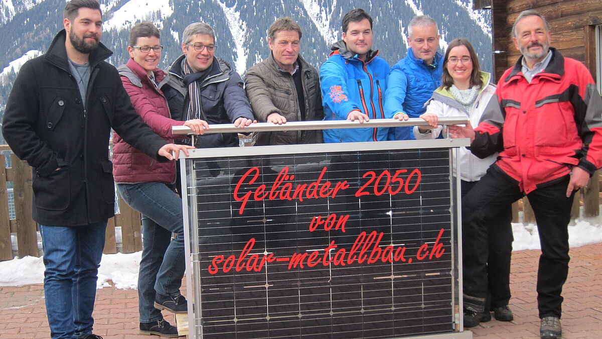 Die Vertreter aller sechs beteiligten Metallbauunternehmen.