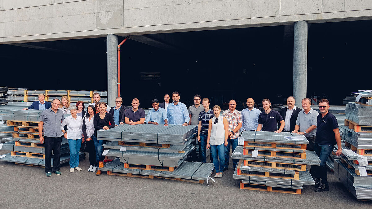 Seit Juni 2016 werden alle logistischen Aktivitäten der Sprich AG durch die DSV Logistics SA mit Schweizer Hauptsitz in Balerna TI betreut.
