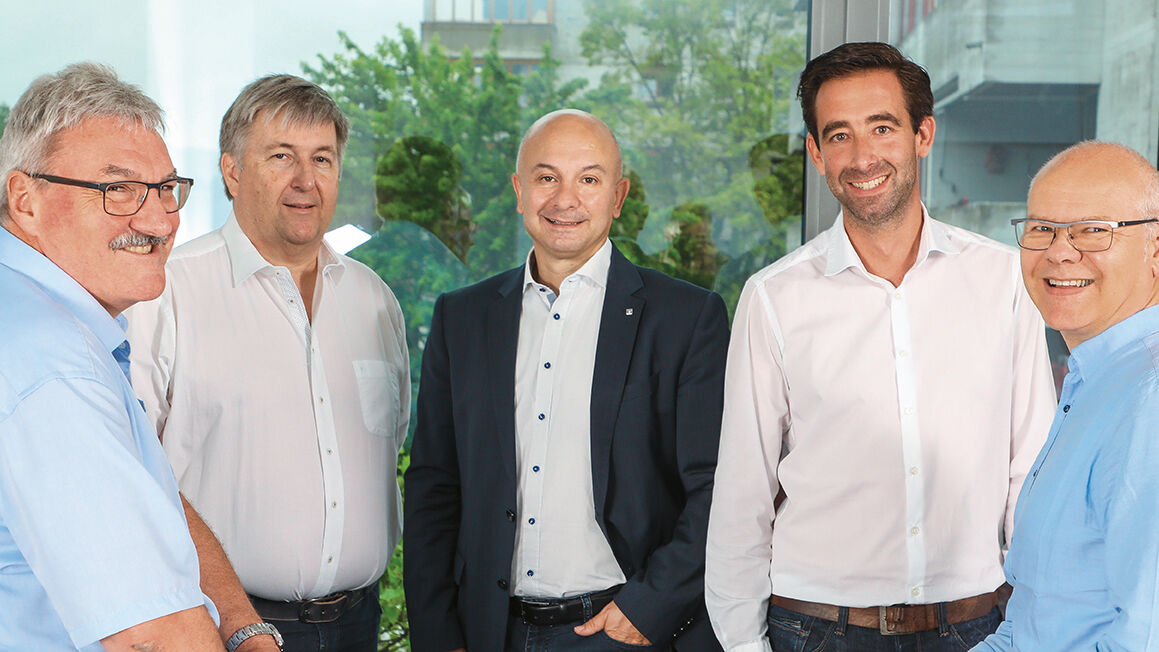 Das Team der Gutmann Aluswiss AG (v.l.): Roland Egenhofer / Key Account Manager Metall-Verbundsysteme, Thomas Camenzind / Fachberater und Kalkulation Aluminiumsysteme, Marco Panza / Vertriebsleiter Bausysteme Schweiz, Patrick Helfenstein / Fachberater und Kalkulation Aluminiumsysteme und Remo Heyer / Key Account Manager Smart Frames.
