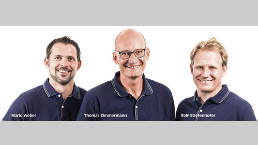 Thomas Zimmermann (Mitte) übergiebt die Creametal AG seinem Nachfolger Mario Weber (links). Rolf Stiefenhofer ist weiterhin für die Entwicklung zuständig.