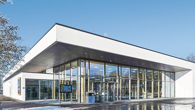 Mit dem automatischen Schiebetürsystem ECdrive T2 hat GEZE das moderne Architekturkonzept von Aldi Süd mitgestaltet 

